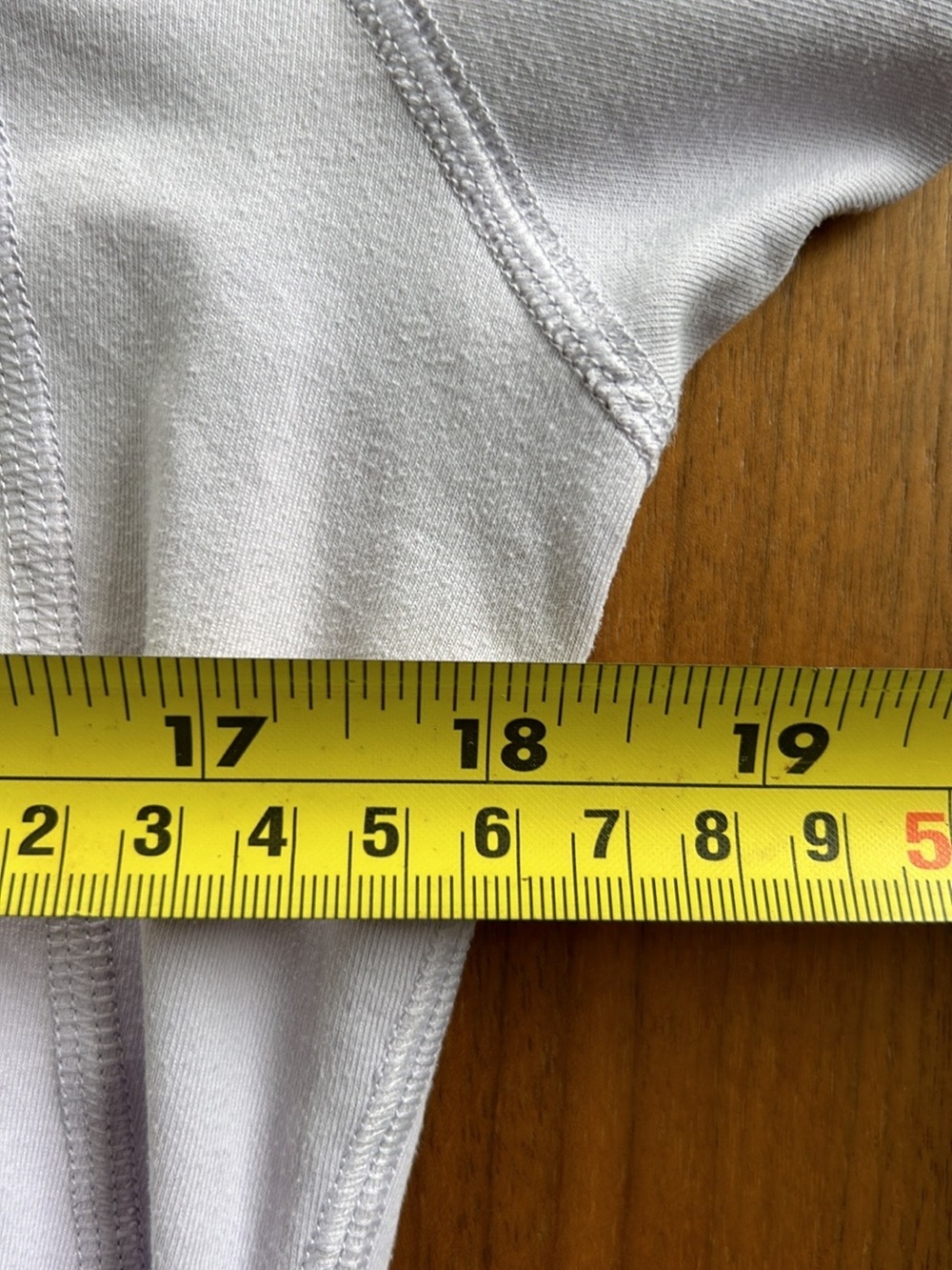 Activewear top- Ruched Side - Picture 5 of 7